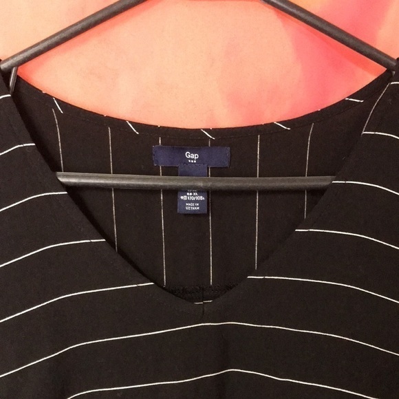 Gap Women’s Tunic Blouse XL Black White Stripe V neck Tab up sleeve Lightweight - Picture 4 of 10